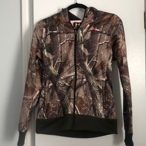 Under Armour - Real tree camp pattern